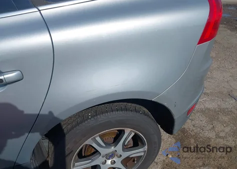 2011 Volvo Xc60 T6/T6 R-Design from USA, damaged, VIN YV4902DZ0B2153140